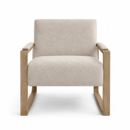 Silla de salón tapizada en algodón beige con estructura de madera de roble